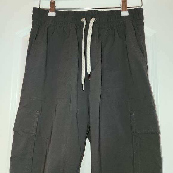Vuori Vintage Black Scout Jogger Size S Cargo Pant Drawstring Pockets Athleisure - Picture 3 of 12